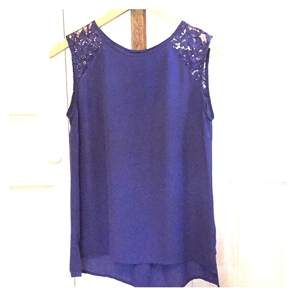 Mossimo blue lacy sleeveless shirt